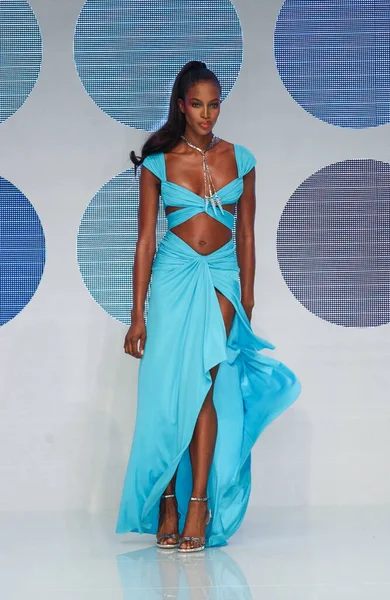 Parijs Frankrijk Oktober 2003 Model Naomi Campbell Walk Runway Fashion — Stockfoto