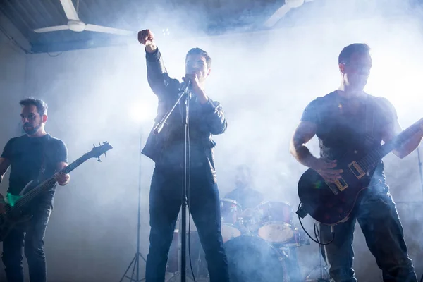 Cantores Guitarristas Tocando Hard Rock Palco Festival Música — Fotografia de Stock