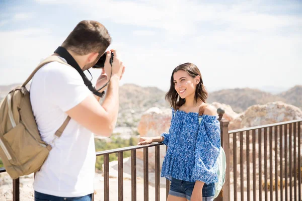 Side View Tourist Photographing His Girlfriend Summer Holidays — Stock Photo, Image