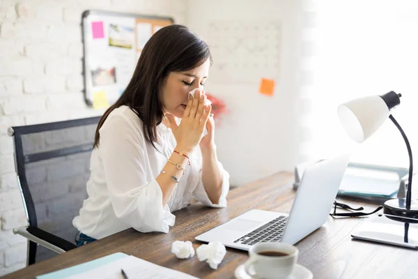 Young Sick Woman Sitting Office Desk Laptop Wiping Nose Paper — Stock Photo, Image