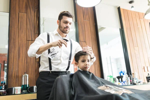 Young Male Hairdresser Sprinkles Water Customer Hair Barber Shop — Stock Photo, Image