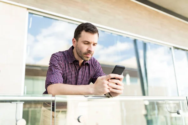 Mid Adult Male Blogger Reading Comments Post Social Networks Smartphone — Stock Photo, Image