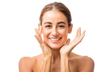 Onun parlak deri hakkında mutlu duygu kendinden emin kadın portresi