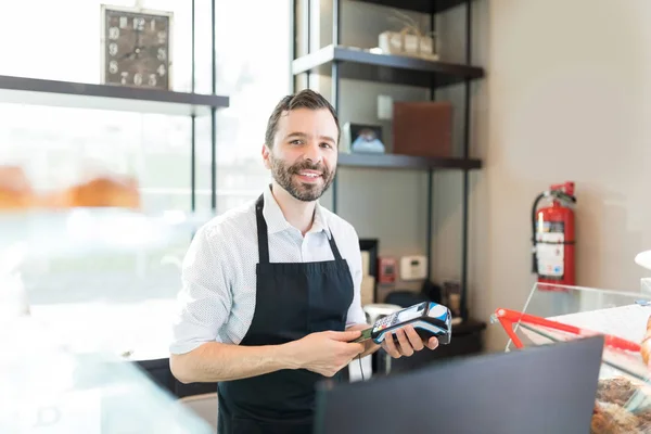 Portrait Mid Adult Seller Receiving Payment Credit Card Bakery Store — Stock Photo, Image