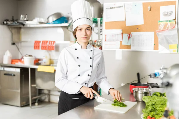 Portrait Young Chef Chopping Spring Onion Board Kitchen Restaurant — Stock Photo, Image