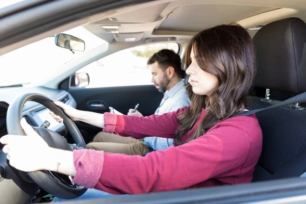 Caucasian Brunette Woman Taking Car Driving Lessons Instructor — Stock Photo, Image