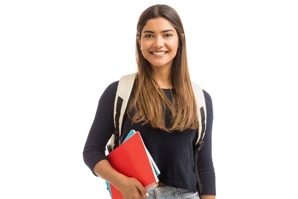 Lächelnde Studentin Verbessert Ihre Zukunft Durch Regelmäßige Vorlesungen — Stockfoto