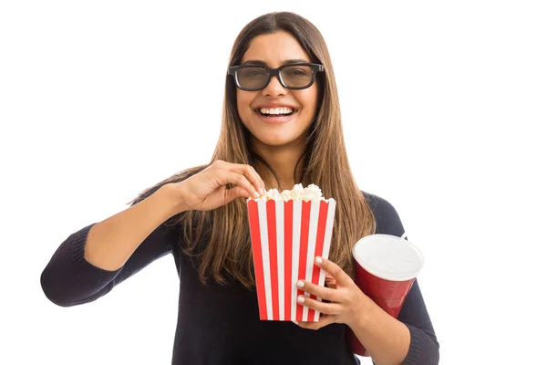 Mignon Jeune Femme Manger Pop Corn Tout Divertissant Avec Animation — Photo