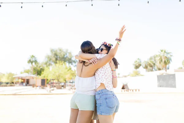 Girlfriends Embracing Each Other Tightly While Enjoying Summer Weekend — Stock Photo, Image