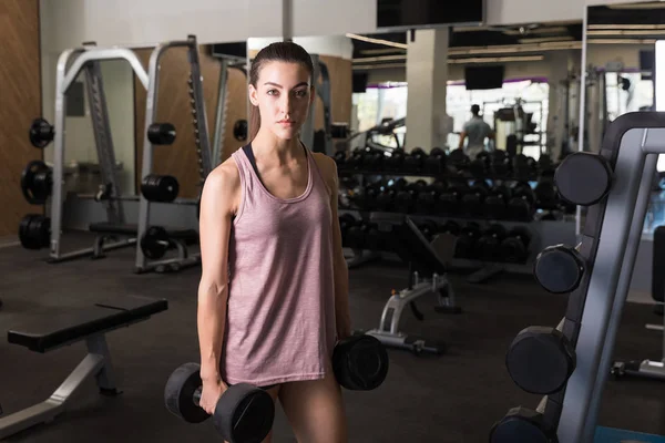 Portret Van Jonge Vrouw Opheffing Van Halters Sportschool — Stockfoto