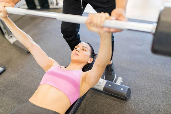 Latin Pretty Woman Lying While Lifting Weights Help Instructor — Stock Photo, Image