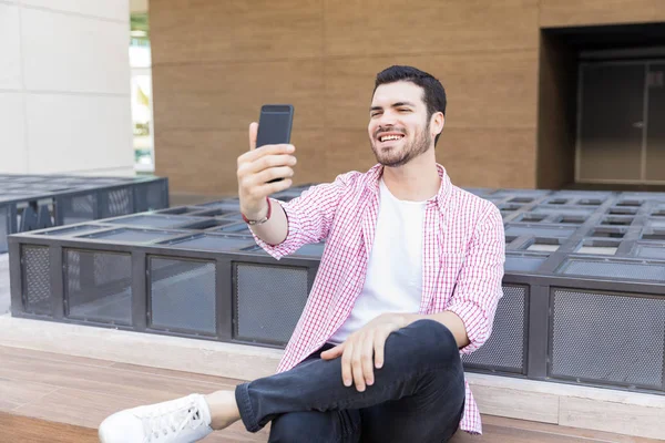 Smiling Influencer Broadcasting Live Smartphone While Sitting Shopping Mall — Stock Photo, Image
