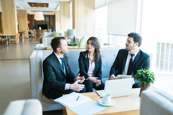 Hispanic Professionals Planning Strategy While Sitting Documents Technologies Lobby Hotel — Stock Photo, Image