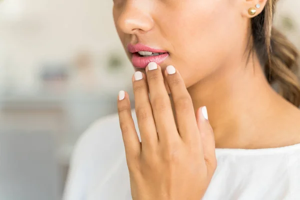 Closeup Female Customer Flaunting Her Manicured Fingernails Beauty Salon — Stock Photo, Image