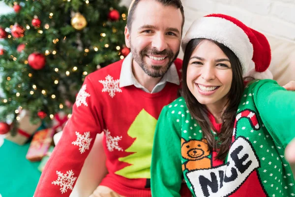 Portrait Cheerful Couple Taking Selfie While Enjoying Christmas Home — Stock Photo, Image
