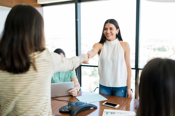 Young Businesswomen Shaking Hands Table Meeting Room Office — Stockfoto