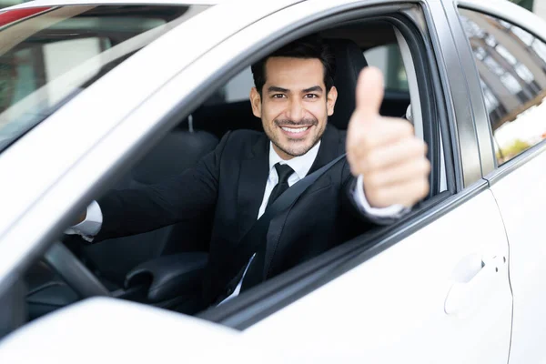 Portrait Confident Young Latin Businessman Showing Thumb While Driving New — Stock Photo, Image