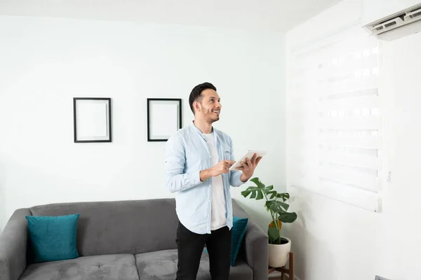 Handsome Man His 30S Turning Unit Tablet Computer His Smart — Stock Photo, Image