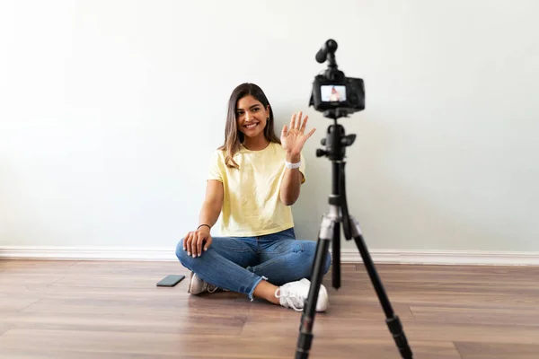 Beautiful Hispanic Woman Saying Hello Greeting Some Her Online Followers — Stock Photo, Image