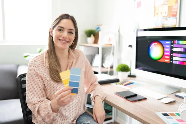 Portrait Pretty Caucasian Woman Working Freelance Designer Making Sure She — Stock Photo, Image