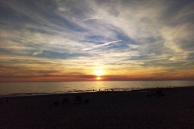 Baltık Denizi, arka plan güzel gün batımı