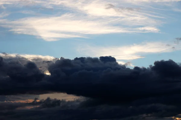 어두운 구름의 전망입니다 — 스톡 사진