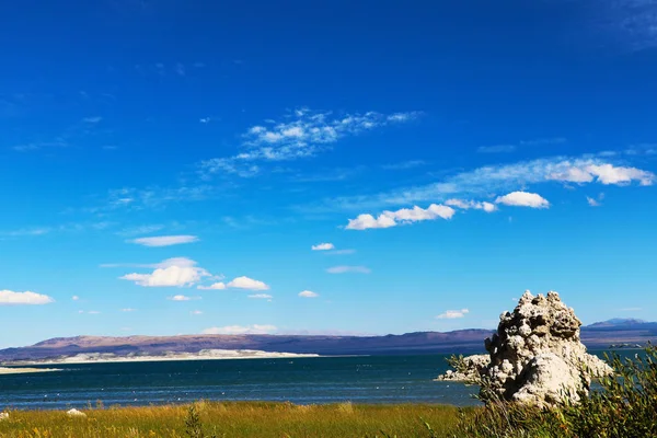 Formacje Tufa Nad Jeziorem Mono Kalifornia — Zdjęcie stockowe