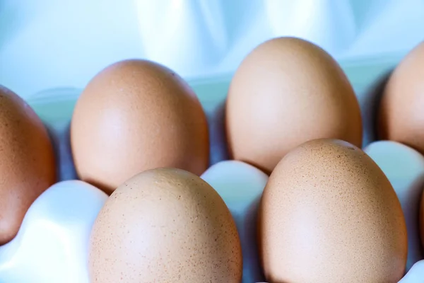 Huevos Pollo Amarillos Cartón Con Espacio Vacío Fondo — Foto de Stock