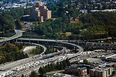 Seattle, ABD, 30 Ağustos 2018: Çok düzeyli yolun havadan görünümü.