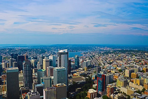 Seattle, Usa, 31 augusti 2018: Utsikt över downtown Seattle skyline i Seattle Washington. — Stockfoto