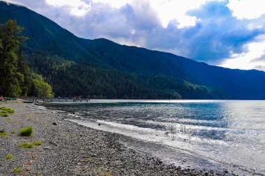 Lake Crescent Olimpiyat Ulusal Parkı, Washington, ABD.