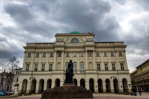 Varsovia, Polonia, 8 de marzo de 2019: Academia Polaca de Ciencias . — Foto de Stock