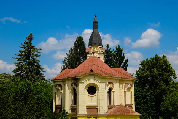 Miskolc, Ungarn, 20. Mai 2019: Evangelische Kirche in Miskolc. — Stockfoto