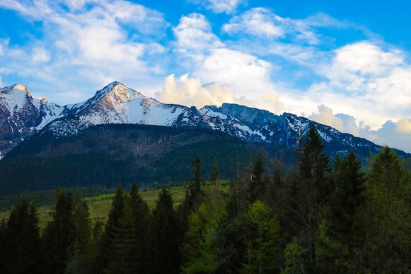 Vista das montanhas Tatra. Montanhas Tatra pela manhã . — Fotografia de Stock