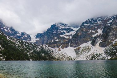 Morskie oko gölde Polonya tatra Dağları.