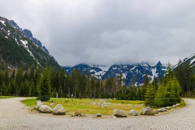 Tatra mounains görünümü. Sabah Tatra Dağları.