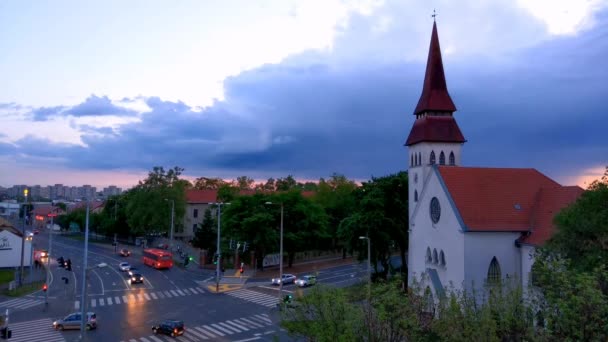 Дебрецен Угорщина Травня 2019 Вечірнє Місто Міський Транспорт Вид Зверху — стокове відео