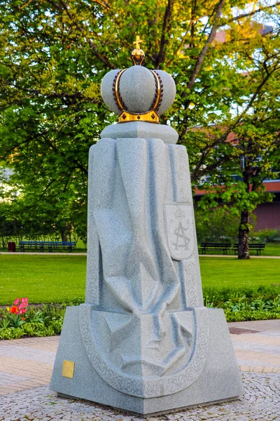 Druskininkai, Lithuania, May 8, 2019: Park sculpture on the embankment of the river Neman. Druskininkai, Lithuania. Druskininkai is a spa town. — Stock Photo, Image