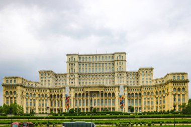 Bükreş, Romanya, 17 Mayıs 2019: Parlamento Sarayı Palatul Parlamentului. Saray, idari işlevi ve en ağır binası olan dünyanın en büyük sivil binasıdır.