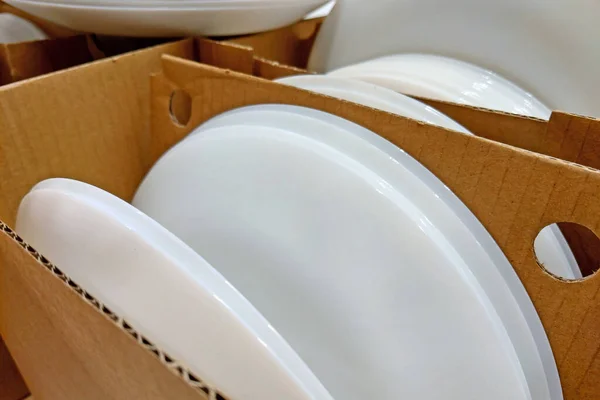 Cardboard Boxes Clean White Plates — Stock Photo, Image