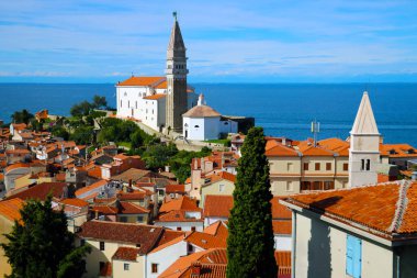 Piran ve Adriyatik Denizi 'nin güzel manzarası