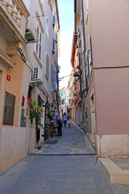 Piran, Slovenya, 30 Eylül 2019 Narrow eski sokağı, kasaba