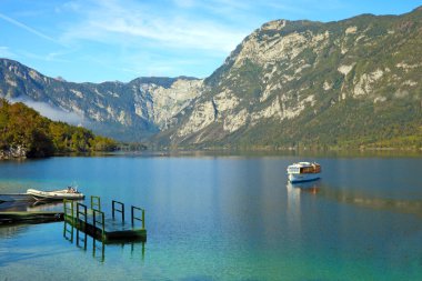 Slovenya 'nın Triglav kentinde Bohinj Gölü