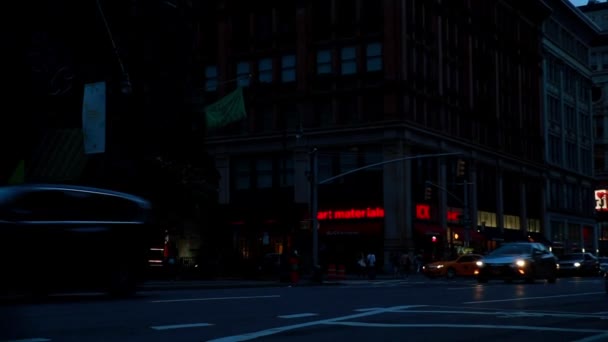 Nova York Eua Agosto 2018 Vida Noturna Trânsito Carros Pelas — Vídeo de Stock
