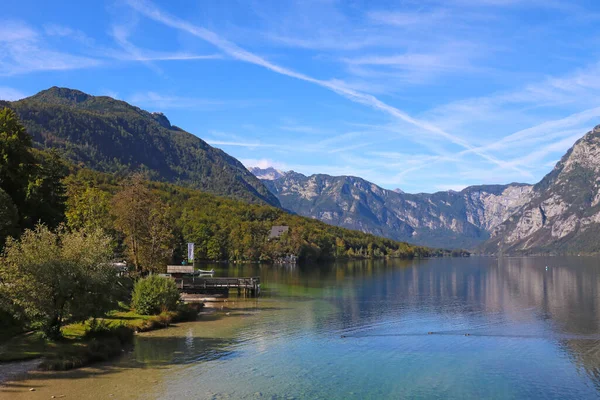 Riva Del Lago Bohinj Con Vista Sulle Montagne Slovenia — Foto Stock