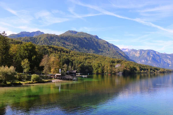 Bohinj Όχθη Της Λίμνης Θέα Στο Βουνό Στη Σλοβενία — Φωτογραφία Αρχείου