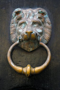 Eski şehrin eski ön kapı kolu.