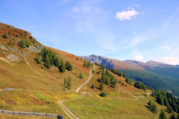 Prachtig Uitzicht Bergtoppen Dalen Van Oostenrijkse Alpen Charmant Mooi Tafereel — Stockfoto