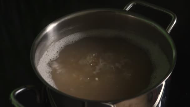 Matlagning Kastrull Spisen Matlagning Spannmål — Stockvideo