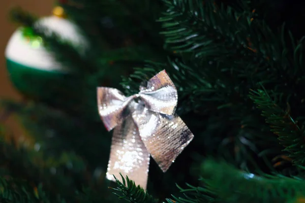 Sfocato Bella Decorazione Natale Sull Albero — Foto Stock